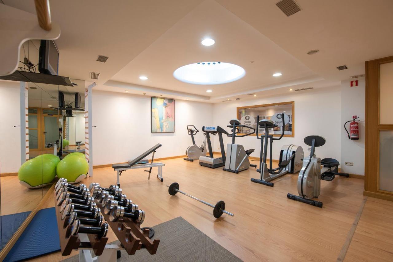 Hotel Eurostars Araguaney Santiago de Compostela Exteriér fotografie A gym at a hotel