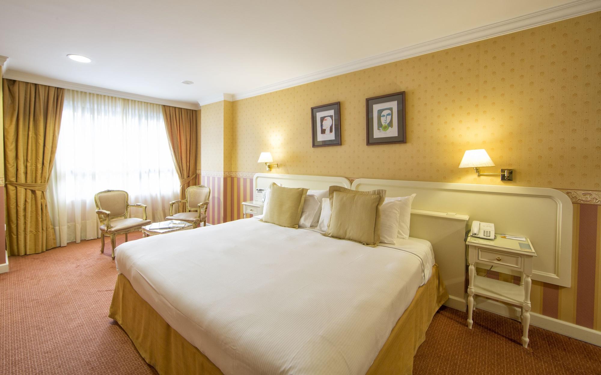 Hotel Eurostars Araguaney Santiago de Compostela Exteriér fotografie A room at the hotel