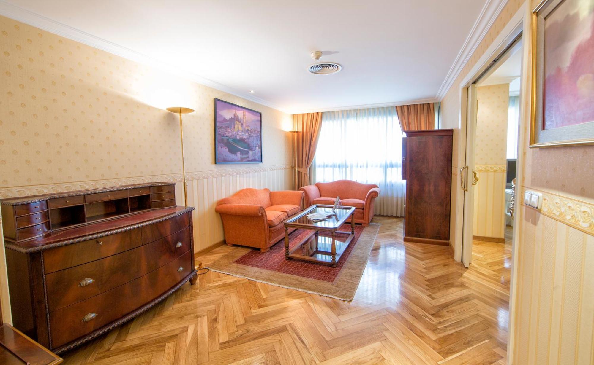 Hotel Eurostars Araguaney Santiago de Compostela Pokoj fotografie A living room in a hotel suite